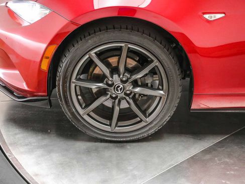 Used 2018 MAZDA MX-5 Miata RF Club RWD image 10