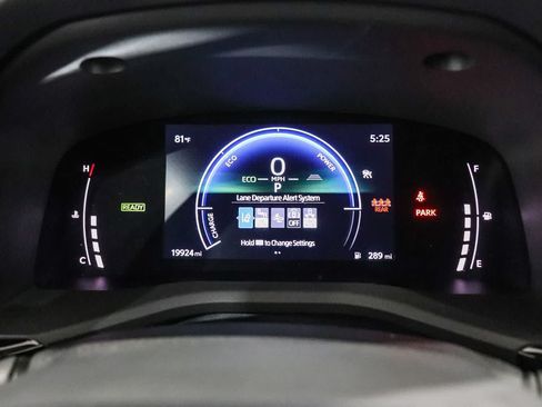 Used 2025 Toyota Camry SE w/ Convenience Package FWD image 24