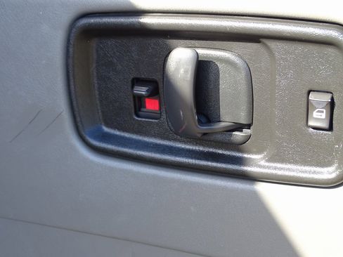 Used 2018 Chevrolet Express 3500 LT w/ LT Preferred Equipment Group image 10