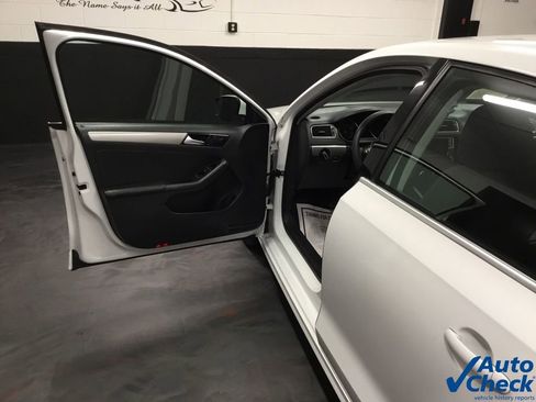 Used 2017 Volkswagen Jetta S w/ Jetta S Cold Weather Package image 20