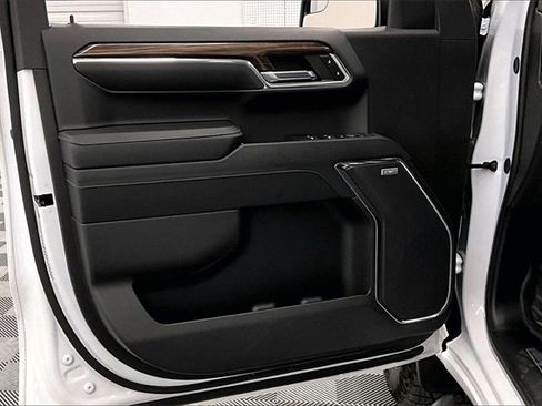 Used 2024 Chevrolet Silverado 1500 LT Trail Boss w/ Convenience Package II image 19