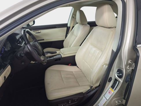 Used 2016 Lexus ES 350 w/ Luxury Package w/Wood Trim FWD image 17
