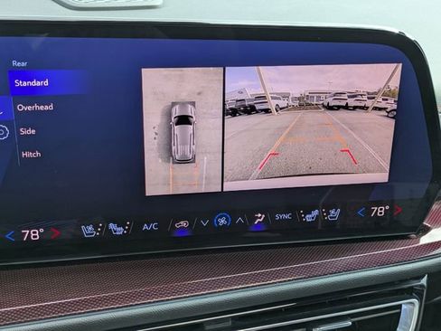 Used 2024 Chevrolet Traverse RS image 21