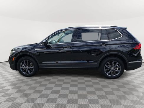 Used 2023 Volkswagen Tiguan SE w/ Panoramic Sunroof Package FWD image 8