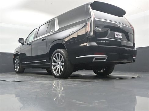 Used 2021 Cadillac Escalade ESV Premium Luxury Platinum image 44