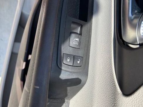 Used 2020 Chrysler Pacifica Touring-L Plus w/ Advanced Safetytec Group FWD image 3