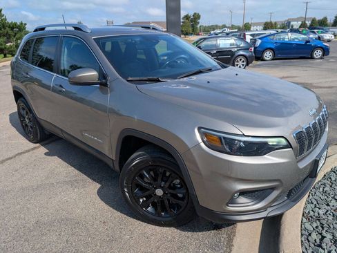 Used 2021 Jeep Cherokee Latitude Lux image 3