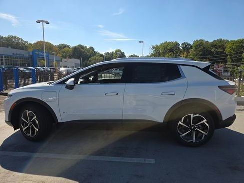 New 2026 Chevrolet Equinox EV LT image 22