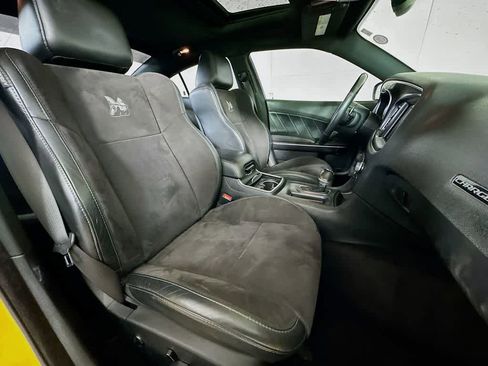 Used 2017 Dodge Charger R/T Scat Pack w/ Technology Group image 15