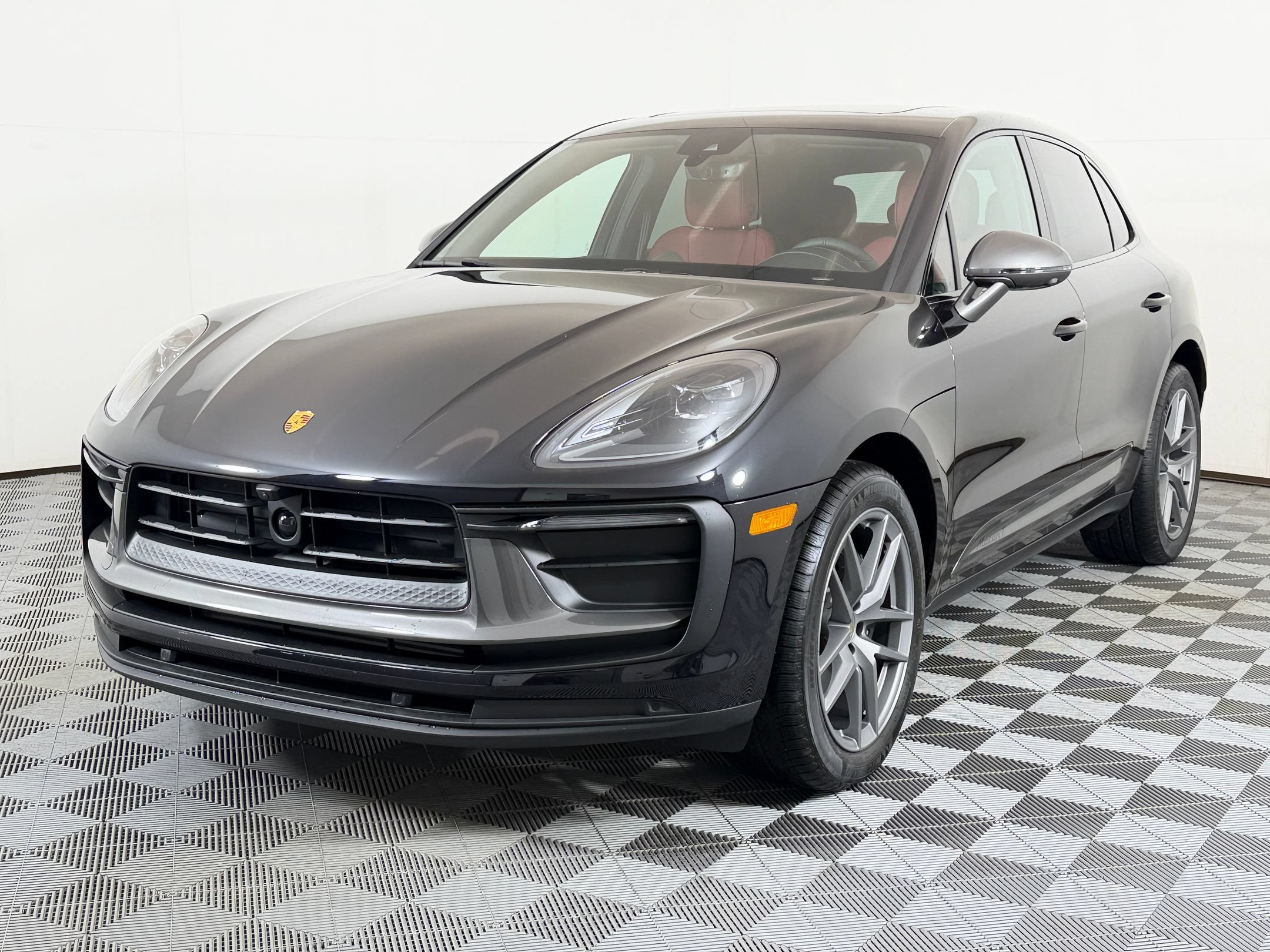Used 2026 Porsche Macan Turbo AWD/4WD image 1