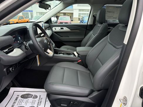 New 2026 Ford Explorer Active w/ Active Comfort Package AWD/4WD image 9