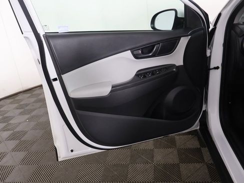 Used 2023 Hyundai Kona SEL image 21