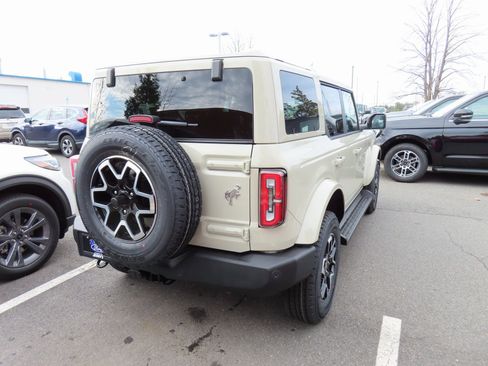 New 2025 Ford Bronco Outer Banks image 4