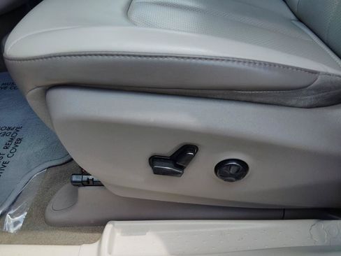 Used 2021 Chrysler Voyager Lxi FWD image 15