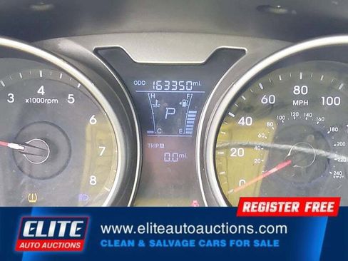 Used 2016 Hyundai Veloster image 14