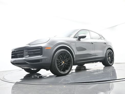 Certified 2024 Porsche Cayenne Coupe AWD/4WD image 44