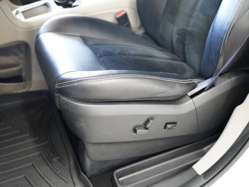 Used 2018 Dodge Grand Caravan SXT image 24