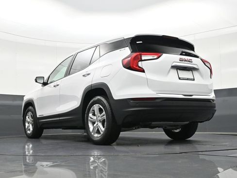 Used 2023 GMC Terrain SLE image 25