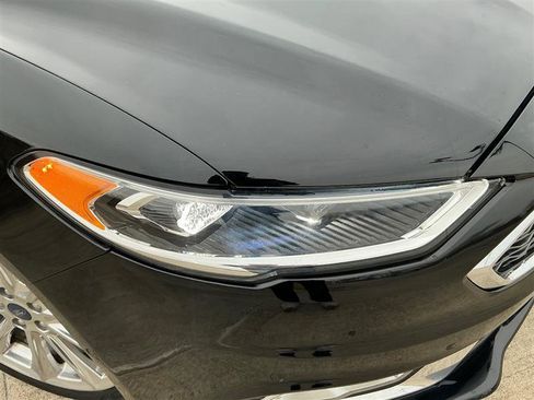 Used 2017 Ford Fusion Platinum image 17