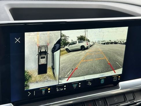 Used 2024 Chevrolet Silverado 2500 LTZ w/ LTZ Convenience Package image 10