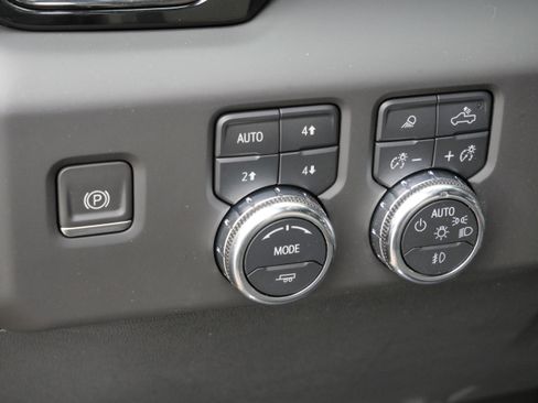 Used 2023 GMC Sierra 1500 AT4 w/ Technology Package image 19