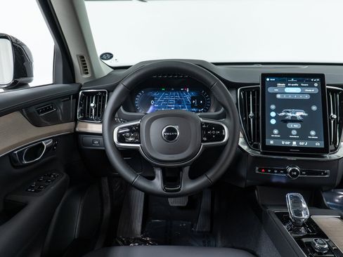 New 2026 Volvo XC90 B6 Plus w/ Protection Package Premier image 17