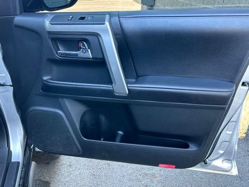 Used 2016 Toyota 4Runner SR5 RWD image 27
