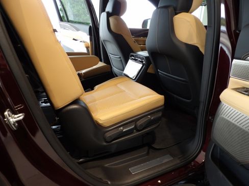 Used 2025 Cadillac Escalade IQ Luxury 2 AWD/4WD image 25