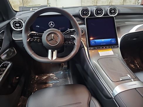 New 2026 Mercedes-Benz GLC 300 image 16