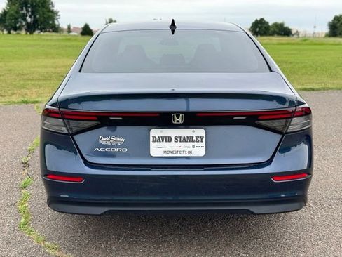 Used 2025 Honda Accord SE image 5