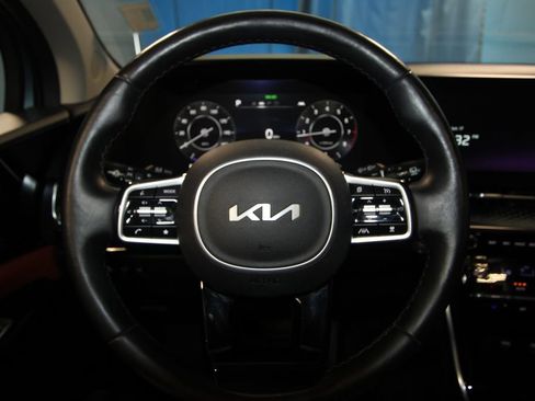 Used 2022 Kia Carnival SX Prestige FWD image 12