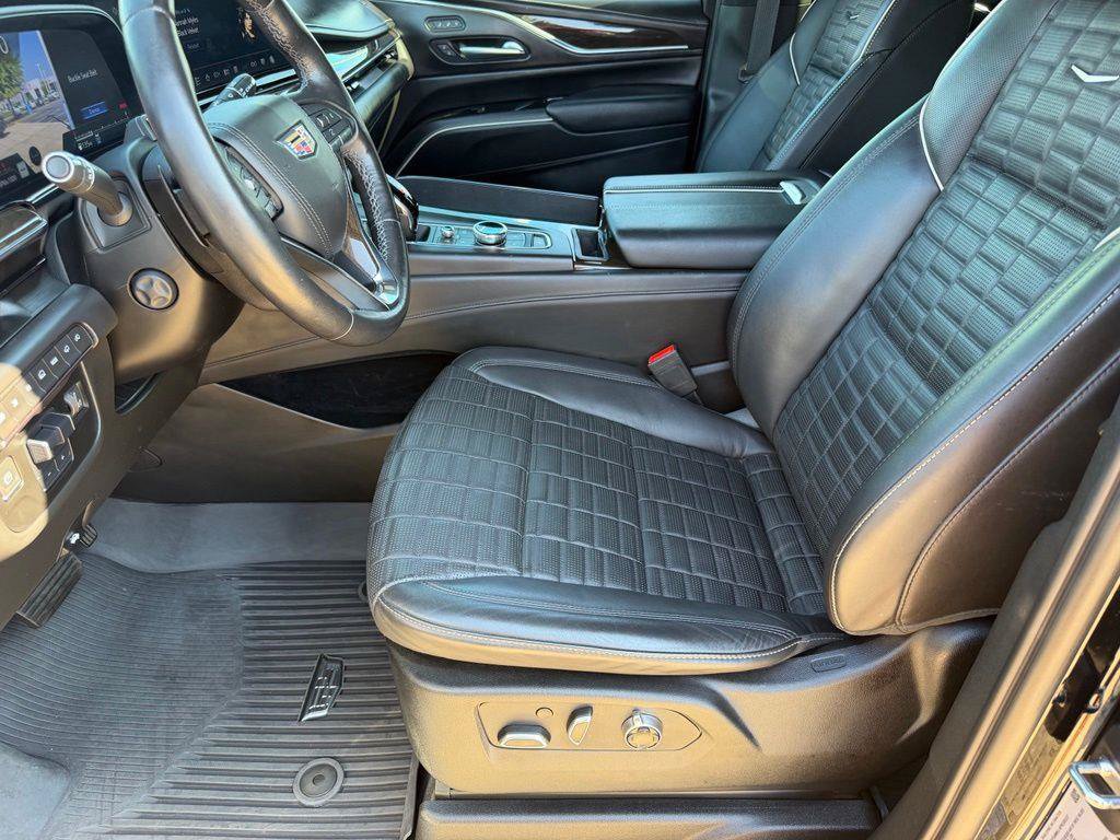 Used 2023 Cadillac Escalade ESV Premium Luxury Platinum AWD/4WD image 9