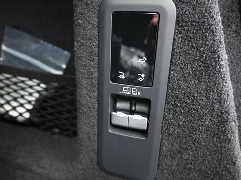 New 2026 Land Rover Range Rover Sport SE AWD/4WD image 15