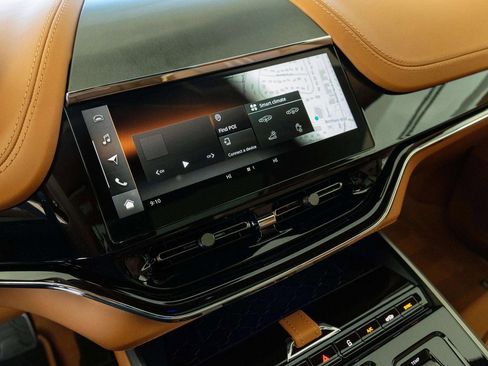 New 2026 Aston Martin DBX 707 image 28