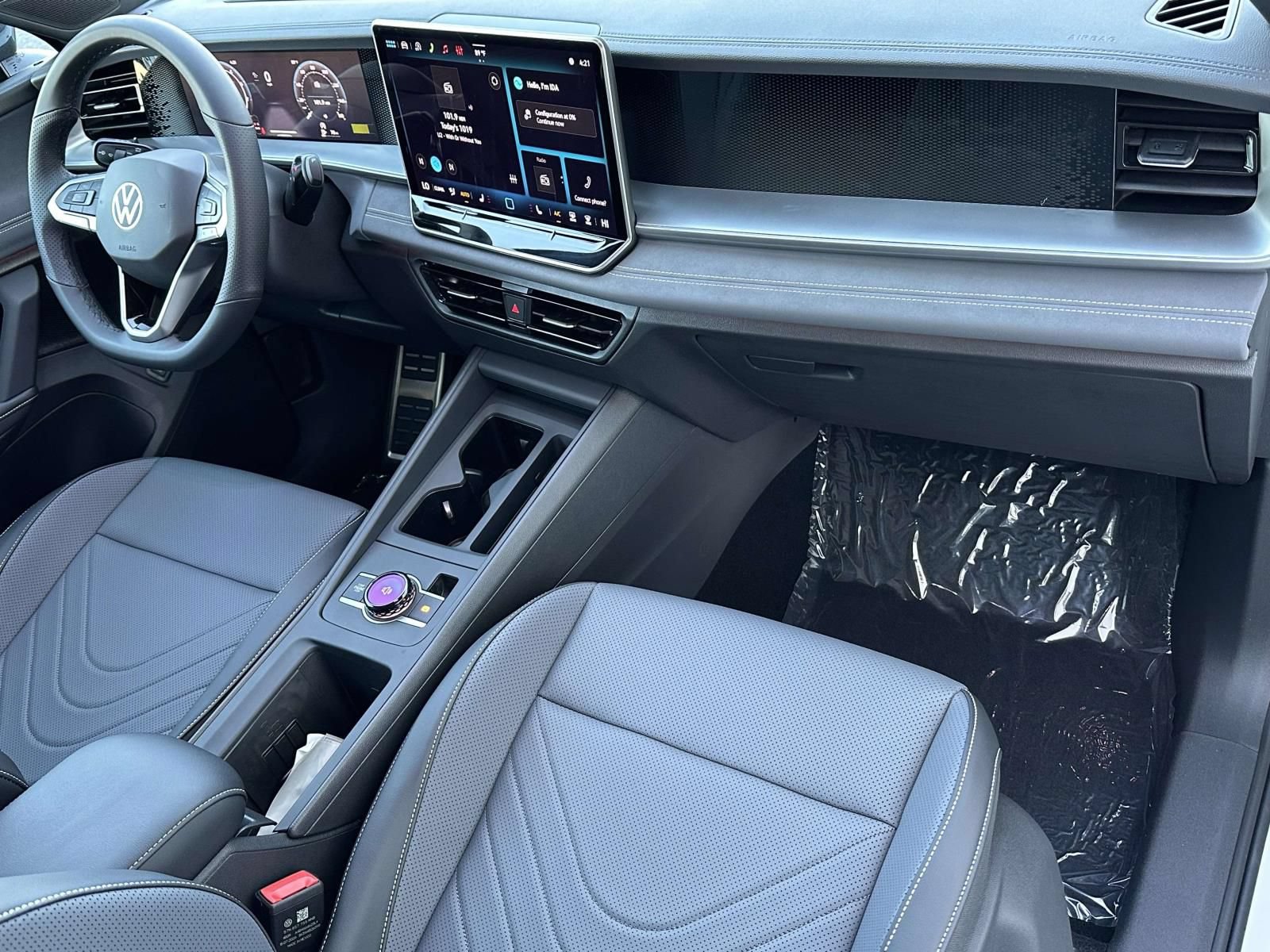 New 2026 Volkswagen Tiguan SE R-Line FWD image 12