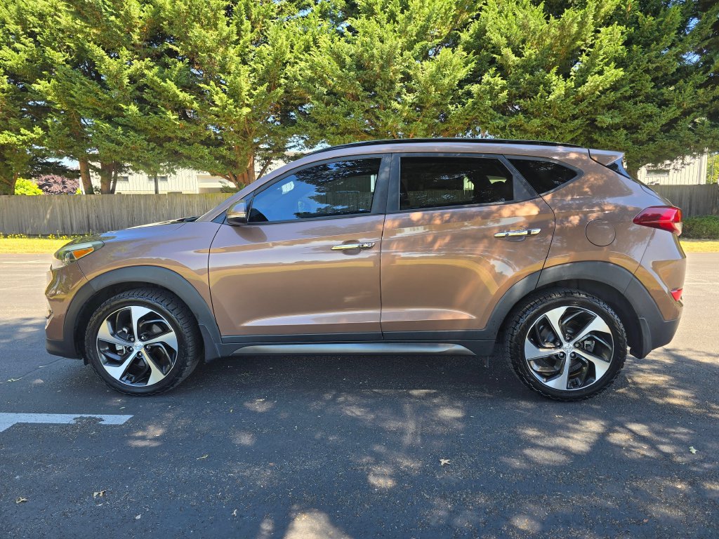 Used 2016 Hyundai Tucson Limited w/ Option Group 03 FWD image 3
