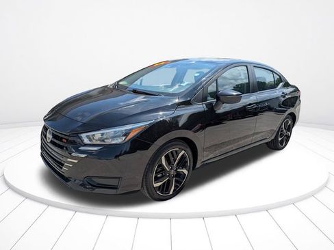 Used 2024 Nissan Versa SR FWD image 8