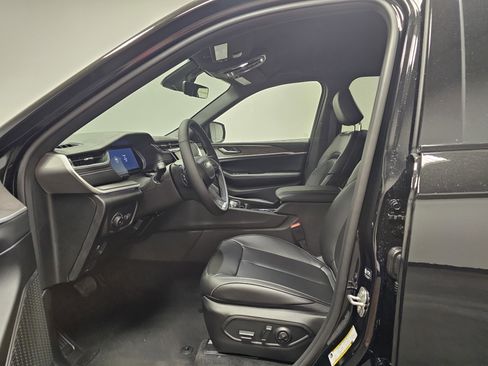 New 2025 Jeep Grand Cherokee Limited AWD/4WD image 18