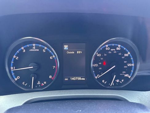 Used 2016 Toyota RAV4 XLE AWD/4WD image 25