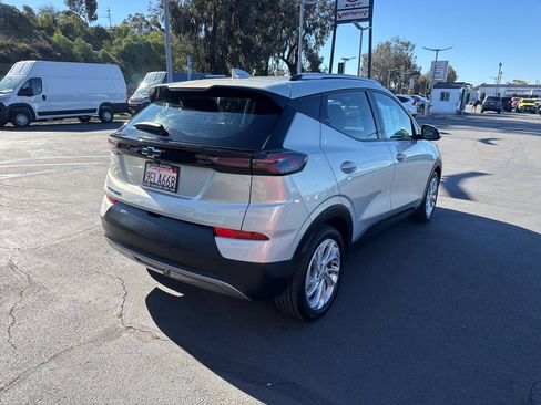 Used 2023 Chevrolet Bolt EUV LT w/ Driver Confidence Package image 8
