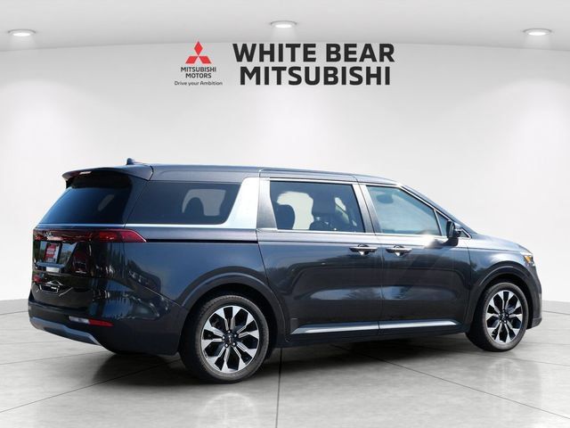 Used 2024 Kia Carnival EX FWD image 5