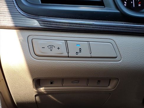 Used 2018 Hyundai Sonata Limited image 24