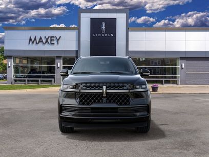 New 2027 Lincoln Navigator L Reserve w/ Jet Appearance Package