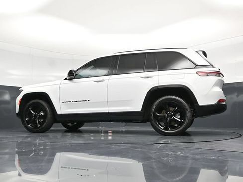 Used 2025 Jeep Grand Cherokee Limited w/ Black Appearance Package AWD/4WD image 66