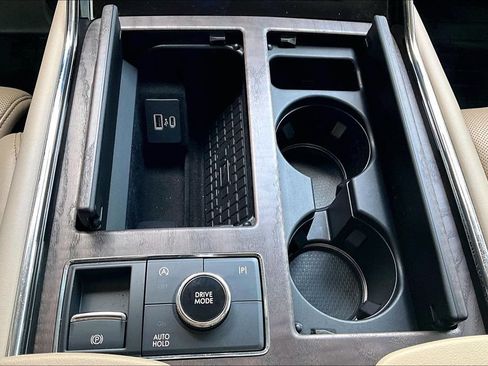 Used 2024 Lincoln Navigator Reserve AWD/4WD image 16