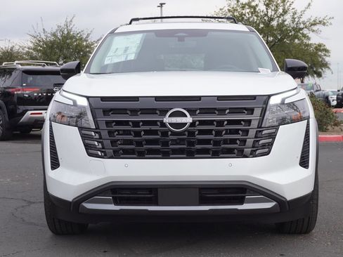 Used 2026 Nissan Pathfinder SL w/ SL Premium Package image 5