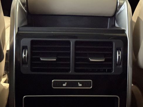 Used 2017 Land Rover Range Rover Sport HSE image 16