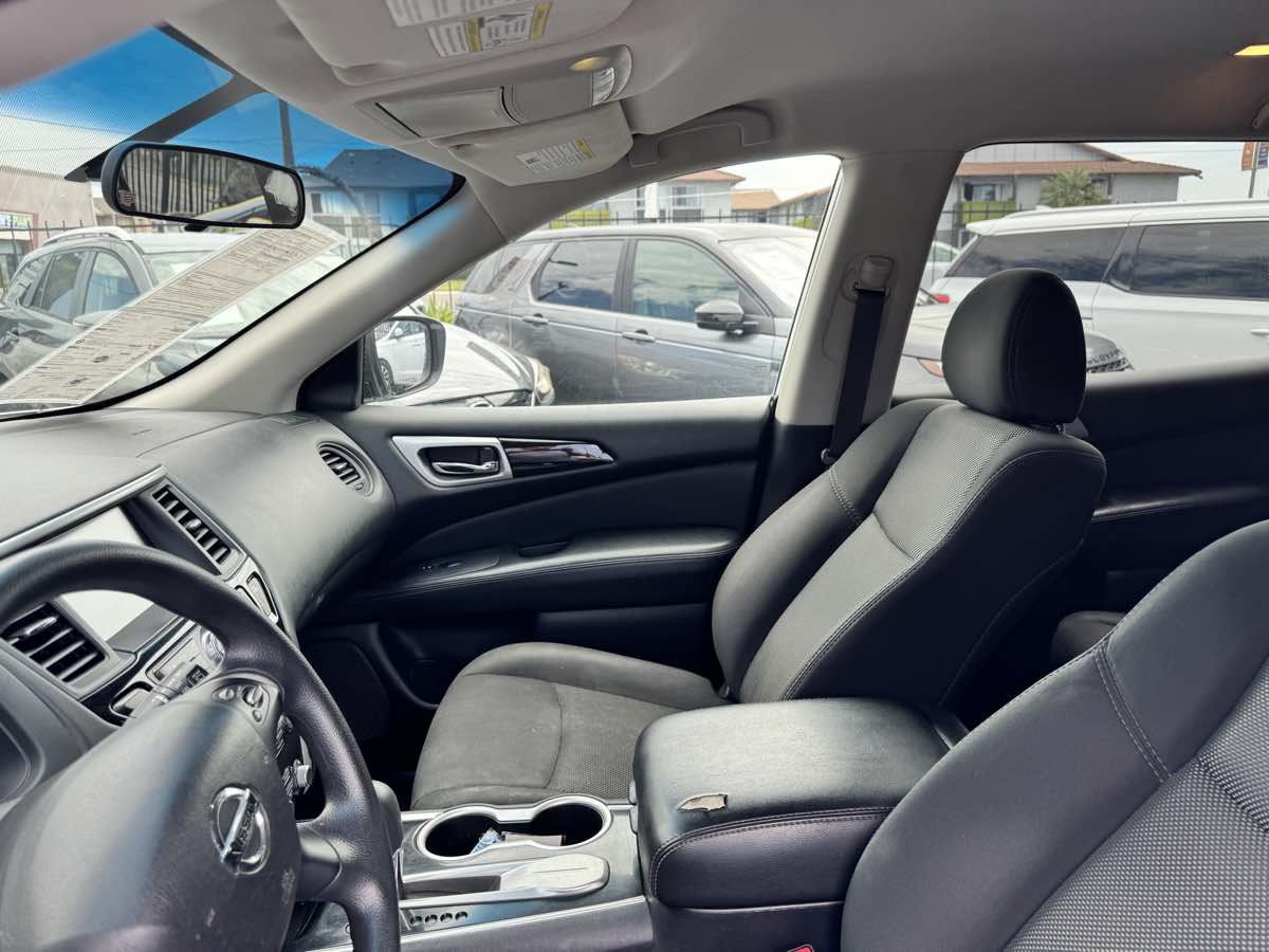 Used 2020 Nissan Pathfinder S FWD image 38
