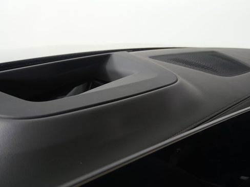 Used 2026 BMW X5 xDrive40i w/ M Sport Package image 18