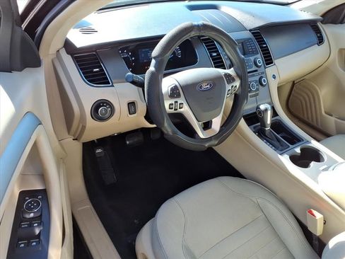 Used 2017 Ford Taurus SE image 12